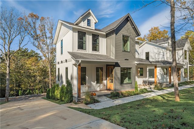 1765 Walnut Avenue, Fayetteville, AR 72703