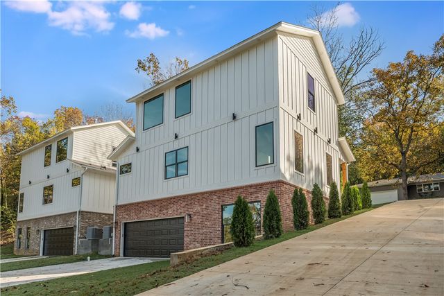 1765 Walnut Avenue, Fayetteville, AR 72703