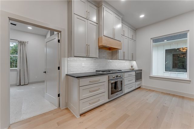 1765 Walnut Avenue, Fayetteville, AR 72703