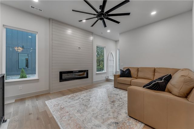 1765 Walnut Avenue, Fayetteville, AR 72703