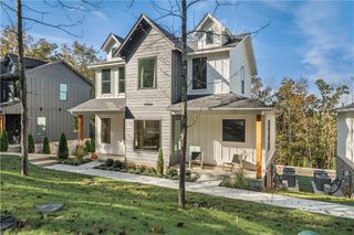 1765 Walnut Avenue, Fayetteville, AR 72703