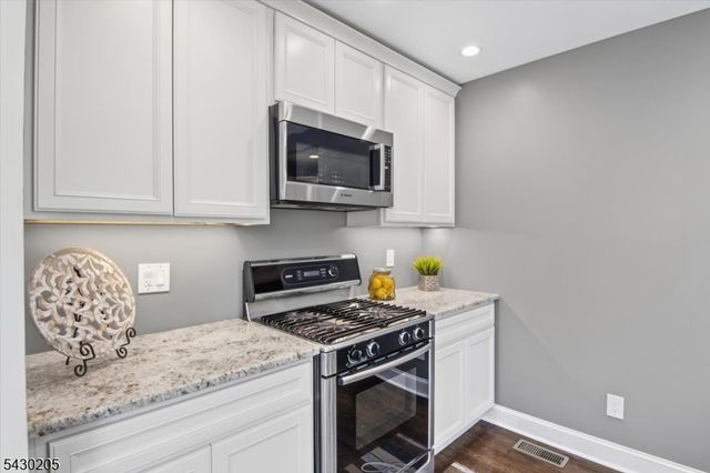 14 Espy Rd, Caldwell Boro Twp., NJ 07006