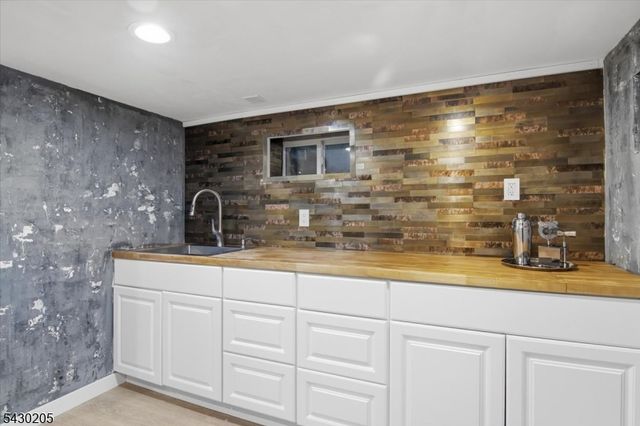 14 Espy Rd, Caldwell Boro Twp., NJ 07006