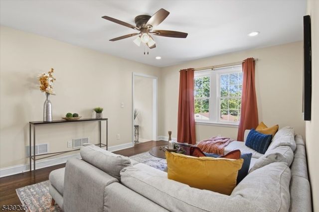14 Espy Rd, Caldwell Boro Twp., NJ 07006