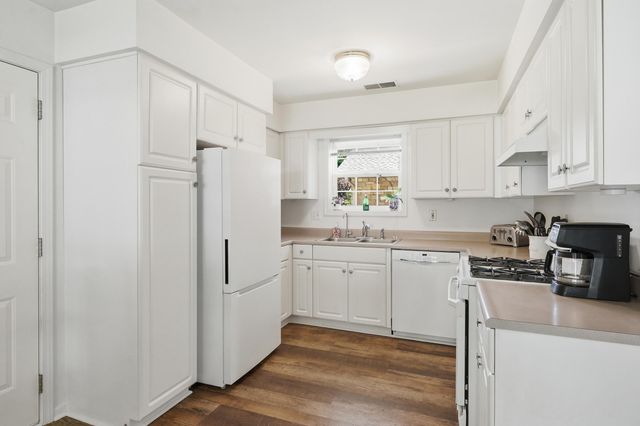 2267 Whispering Oaks Court, Highland, IN 46322