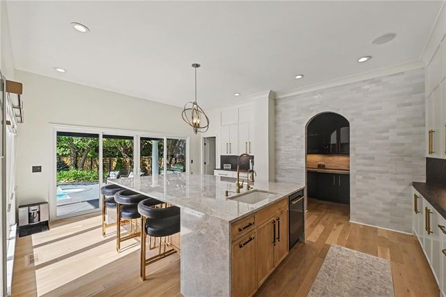 5346 W 123RD Street, Leawood, KS 66209