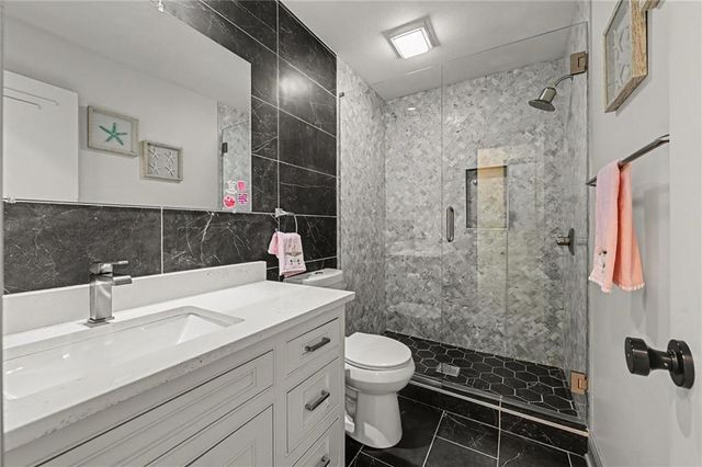 5346 W 123RD Street, Leawood, KS 66209