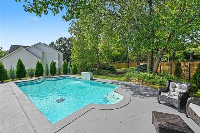 5346 W 123RD Street, Leawood, KS 66209