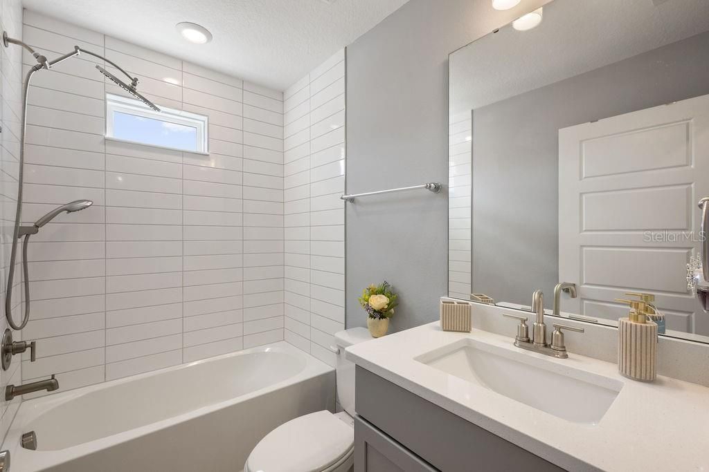 Image 25 of property listing at 21 W STEELE STREET, Orlando, FL 32804