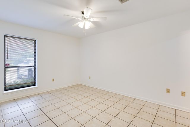 701 S College Apt 106, Lafayette, LA 70503