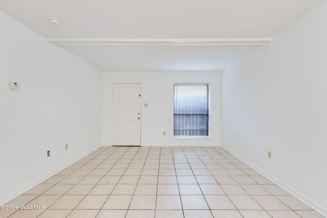 701 S College Apt 106, Lafayette, LA 70503