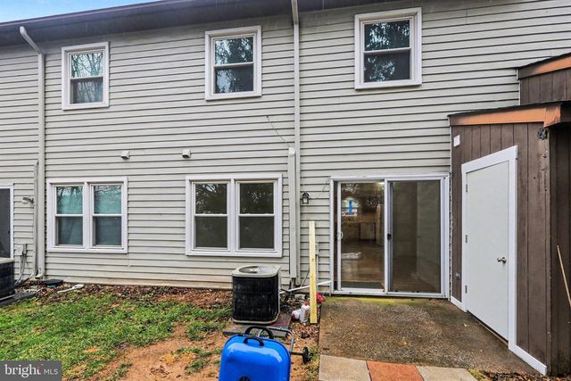 1725 ENGLISH DR, Mechanicsburg, PA 17055