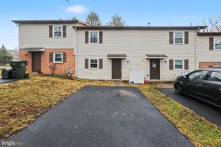 1725 ENGLISH DR, Mechanicsburg, PA 17055