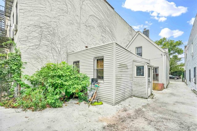 207 Bradford Street, Brooklyn, NY 11207