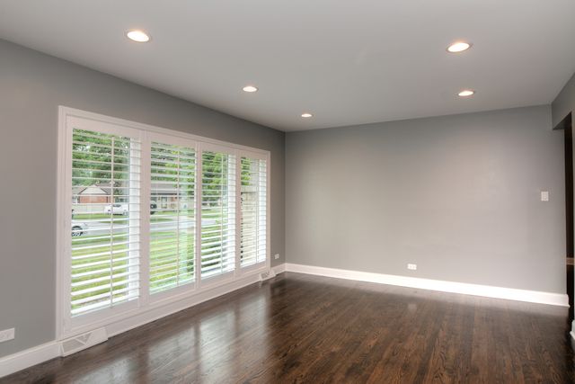 465 W Fremont Avenue, Elmhurst, IL 60126