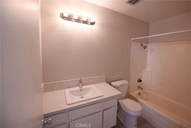 2264 Pamela A, Costa Mesa, CA 92627