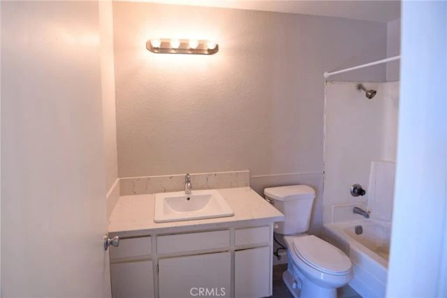 2264 Pamela A, Costa Mesa, CA 92627