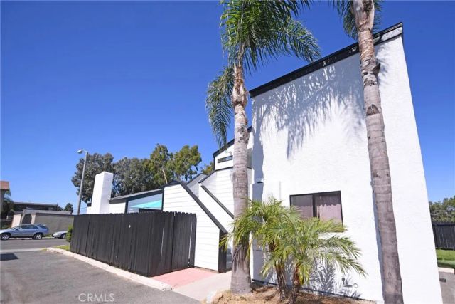 2264 Pamela A, Costa Mesa, CA 92627