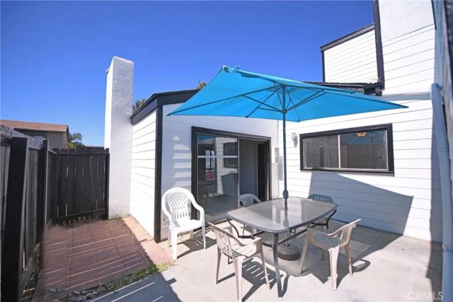 2264 Pamela A, Costa Mesa, CA 92627