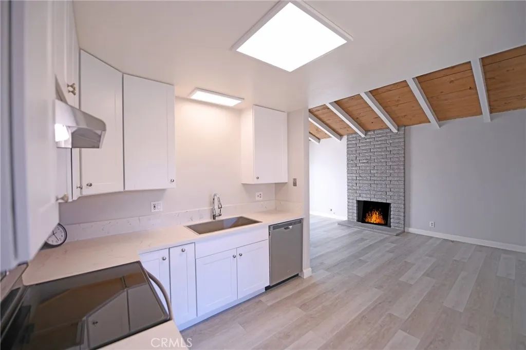 2264 Pamela A, Costa Mesa, CA 92627