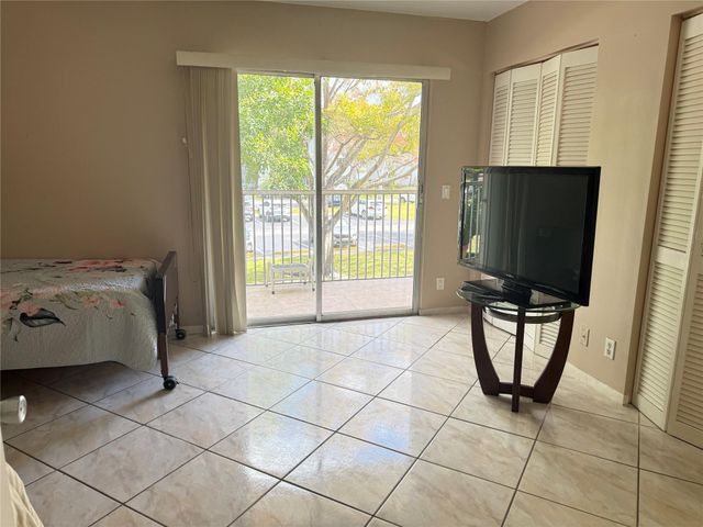 1301 SW 135th Terrace 211J, Pembroke Pines, FL 33027