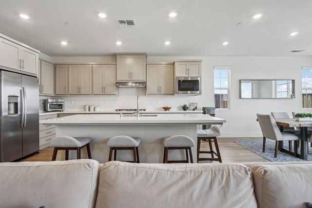 3695 Singh Ln, Tracy, CA 95377