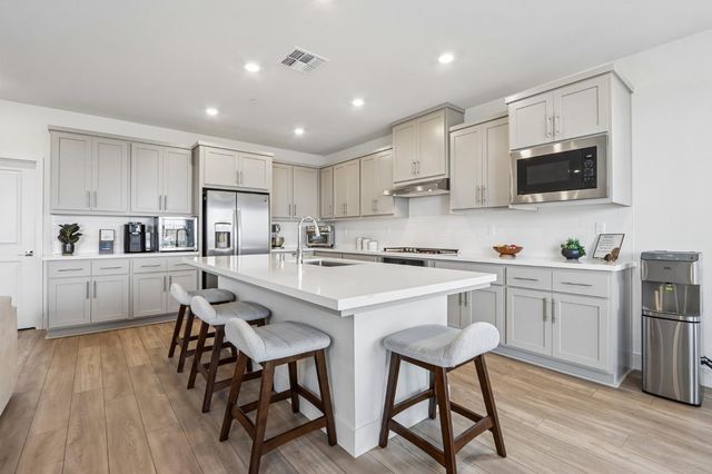 3695 Singh Ln, Tracy, CA 95377
