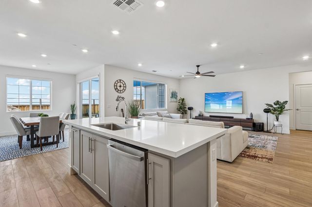3695 Singh Ln, Tracy, CA 95377