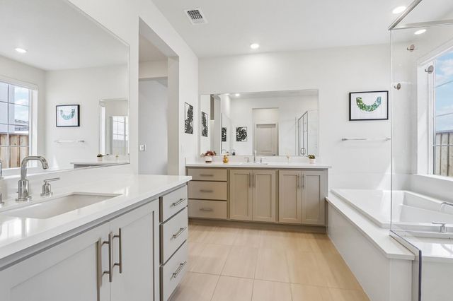 3695 Singh Ln, Tracy, CA 95377