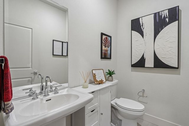 3695 Singh Ln, Tracy, CA 95377