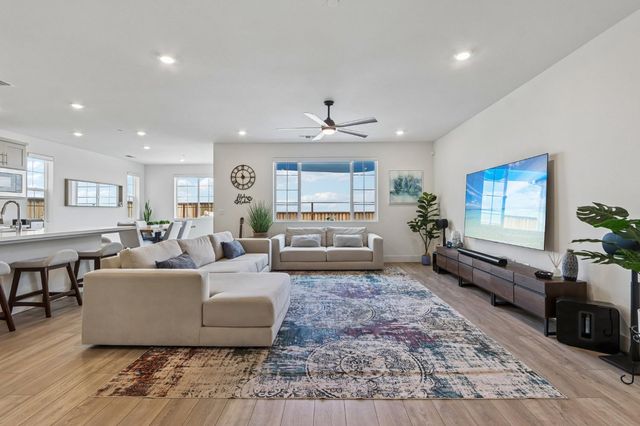 3695 Singh Ln, Tracy, CA 95377