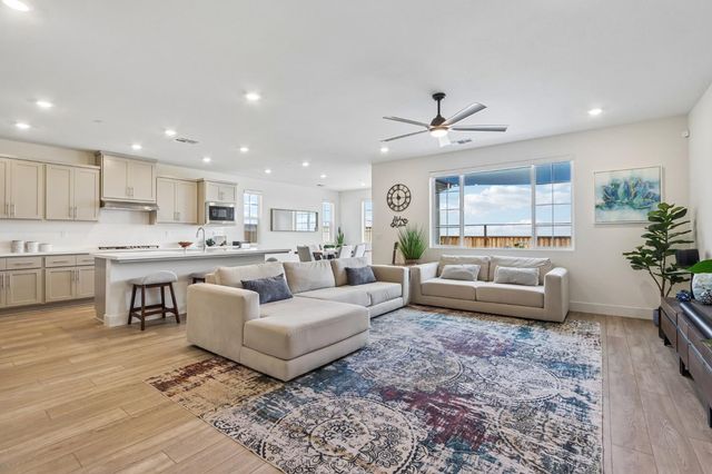 3695 Singh Ln, Tracy, CA 95377