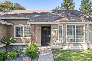 5946 W Howard Court, Visalia, CA 93277