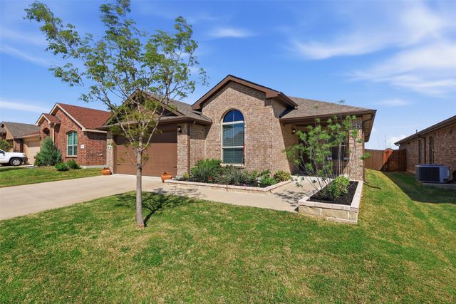 9336 Castorian Drive, Fort Worth, TX 76131