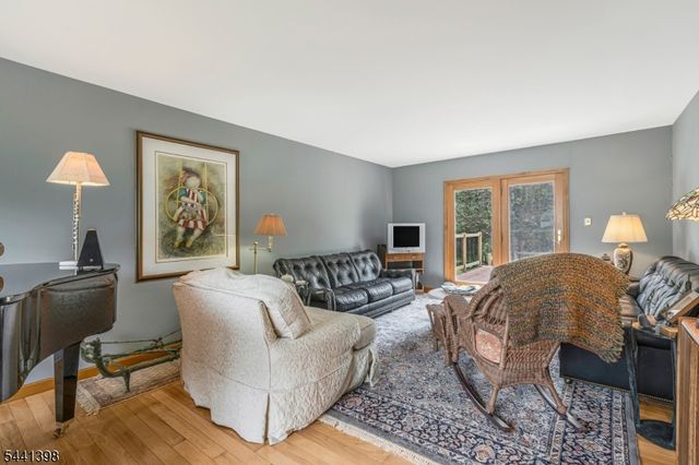 19 Renfro Rd, Franklin Twp., NJ 08873