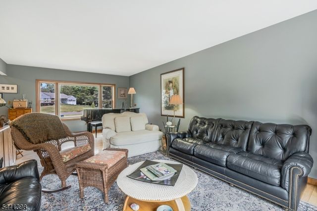 19 Renfro Rd, Franklin Twp., NJ 08873