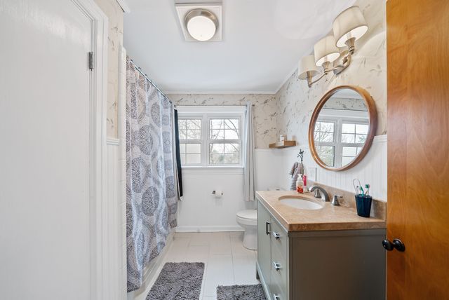 515 Country Club Ln, Hopkinsville, KY 42240