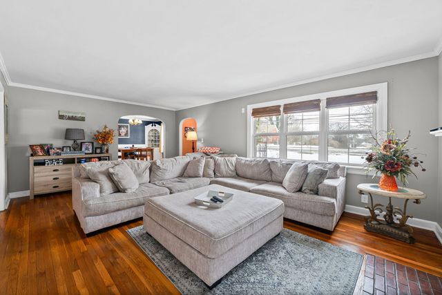 515 Country Club Ln, Hopkinsville, KY 42240