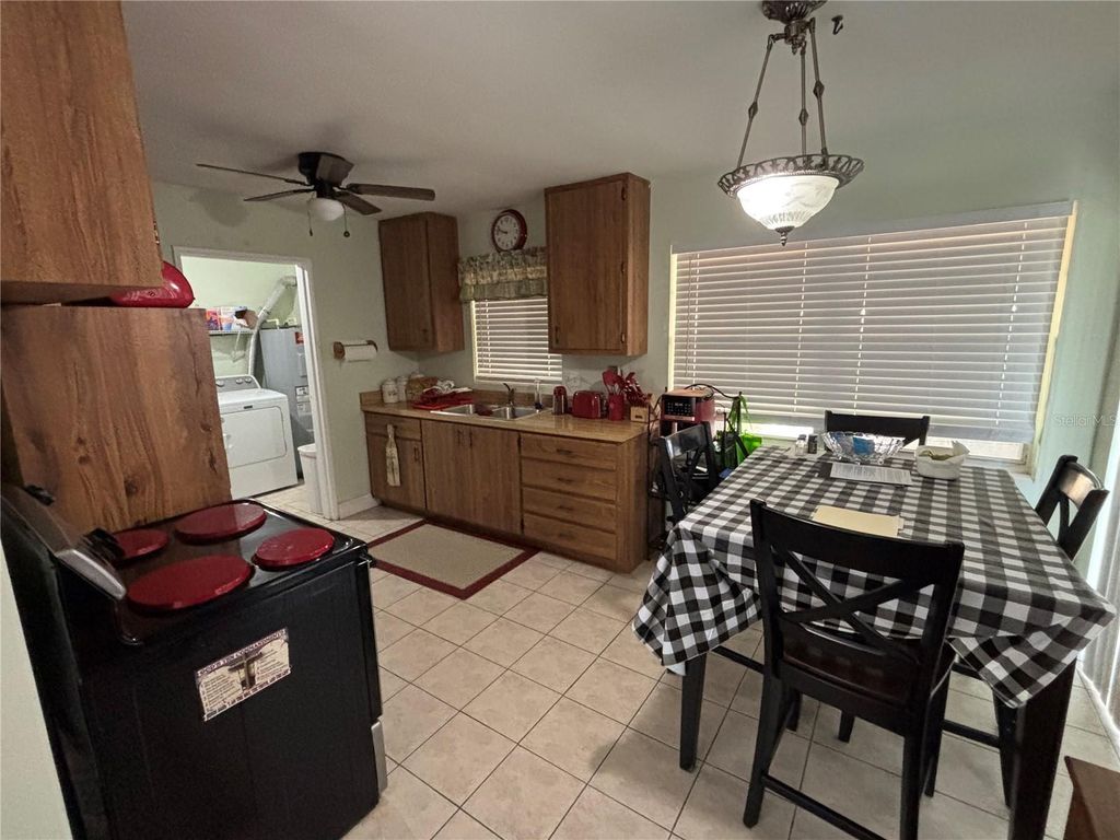 Image 11 of property listing at 6010 BROOKGREEN AVENUE, Orlando, FL 32809