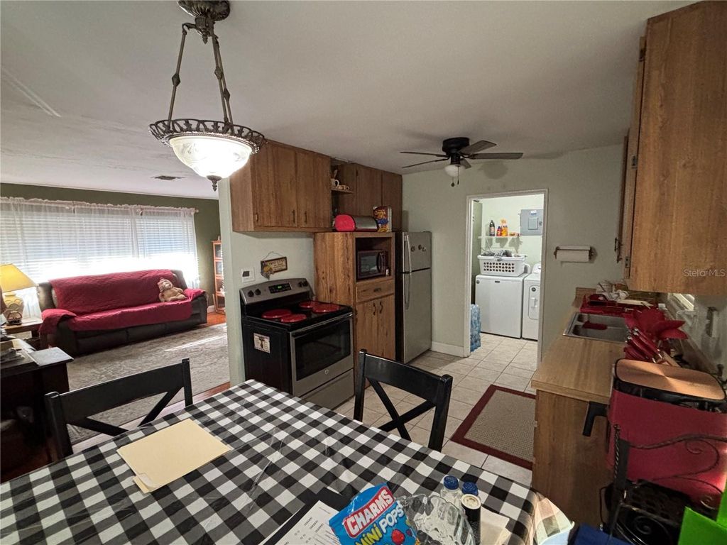 Image 13 of property listing at 6010 BROOKGREEN AVENUE, Orlando, FL 32809