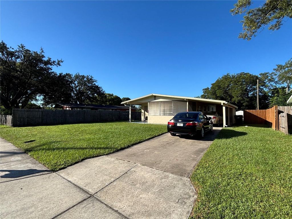 Image 4 of property listing at 6010 BROOKGREEN AVENUE, Orlando, FL 32809