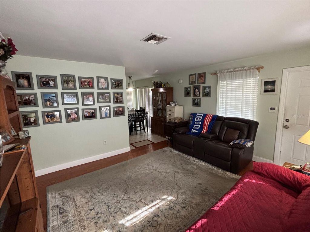 Image 8 of property listing at 6010 BROOKGREEN AVENUE, Orlando, FL 32809