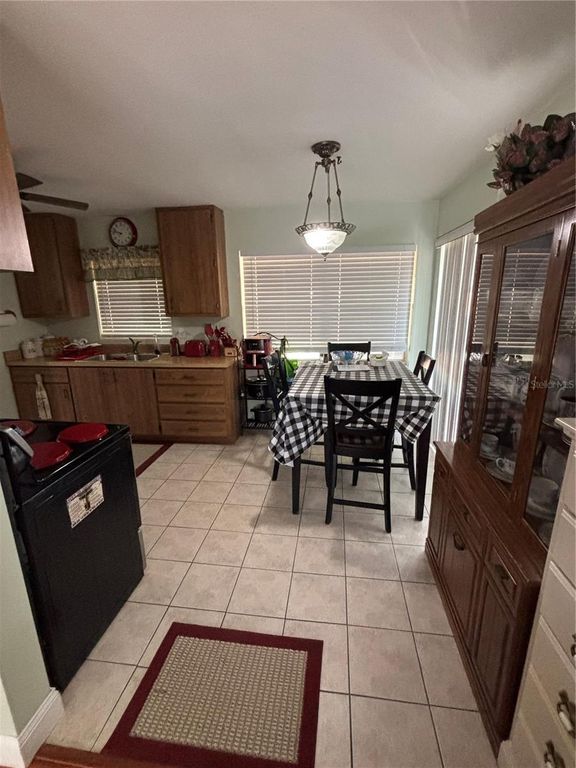Image 10 of property listing at 6010 BROOKGREEN AVENUE, Orlando, FL 32809