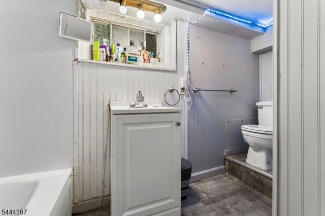 116 Pasadena Ave, Hasbrouck Heights Boro, NJ 07604