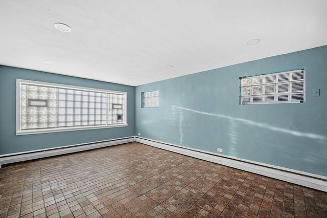 9209 S State Street, Chicago, IL 60619