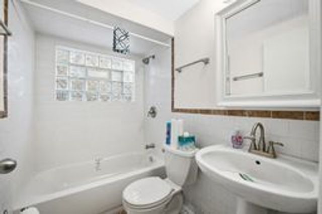 9209 S State Street, Chicago, IL 60619