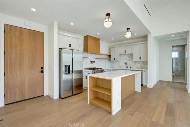 1688 N Sierra Bonita, Pasadena, CA 91104