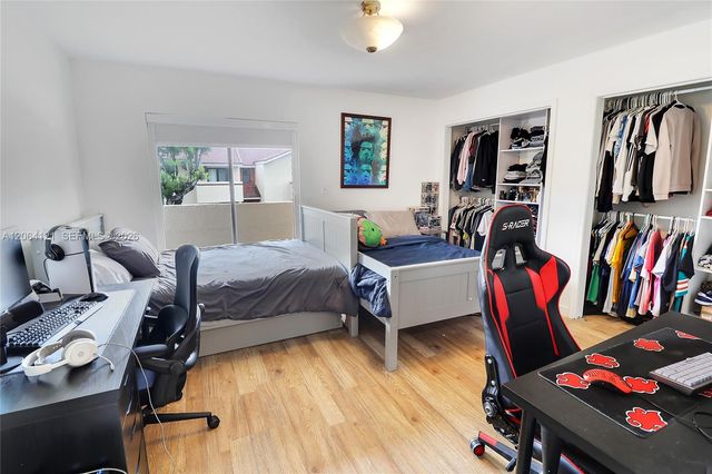 17920 NW 68th Ave 31, Hialeah, FL 33015