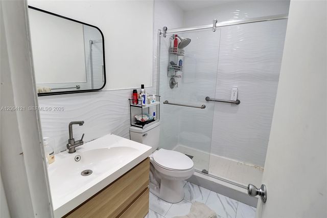 17920 NW 68th Ave 31, Hialeah, FL 33015