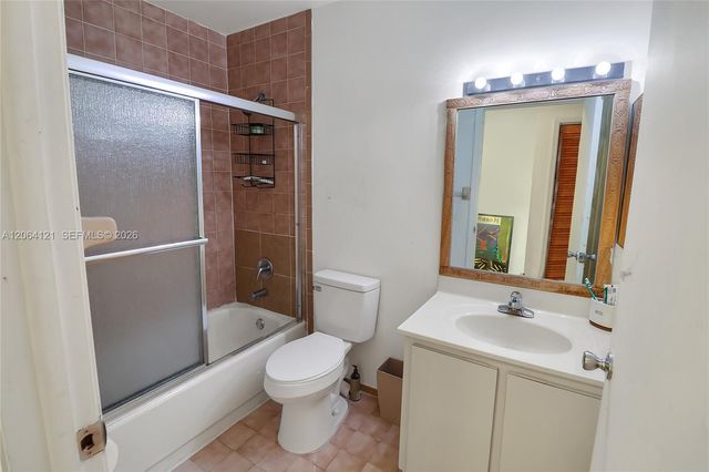 17920 NW 68th Ave 31, Hialeah, FL 33015